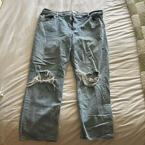 Abercrombie 90’s Straight Ultra High Rise